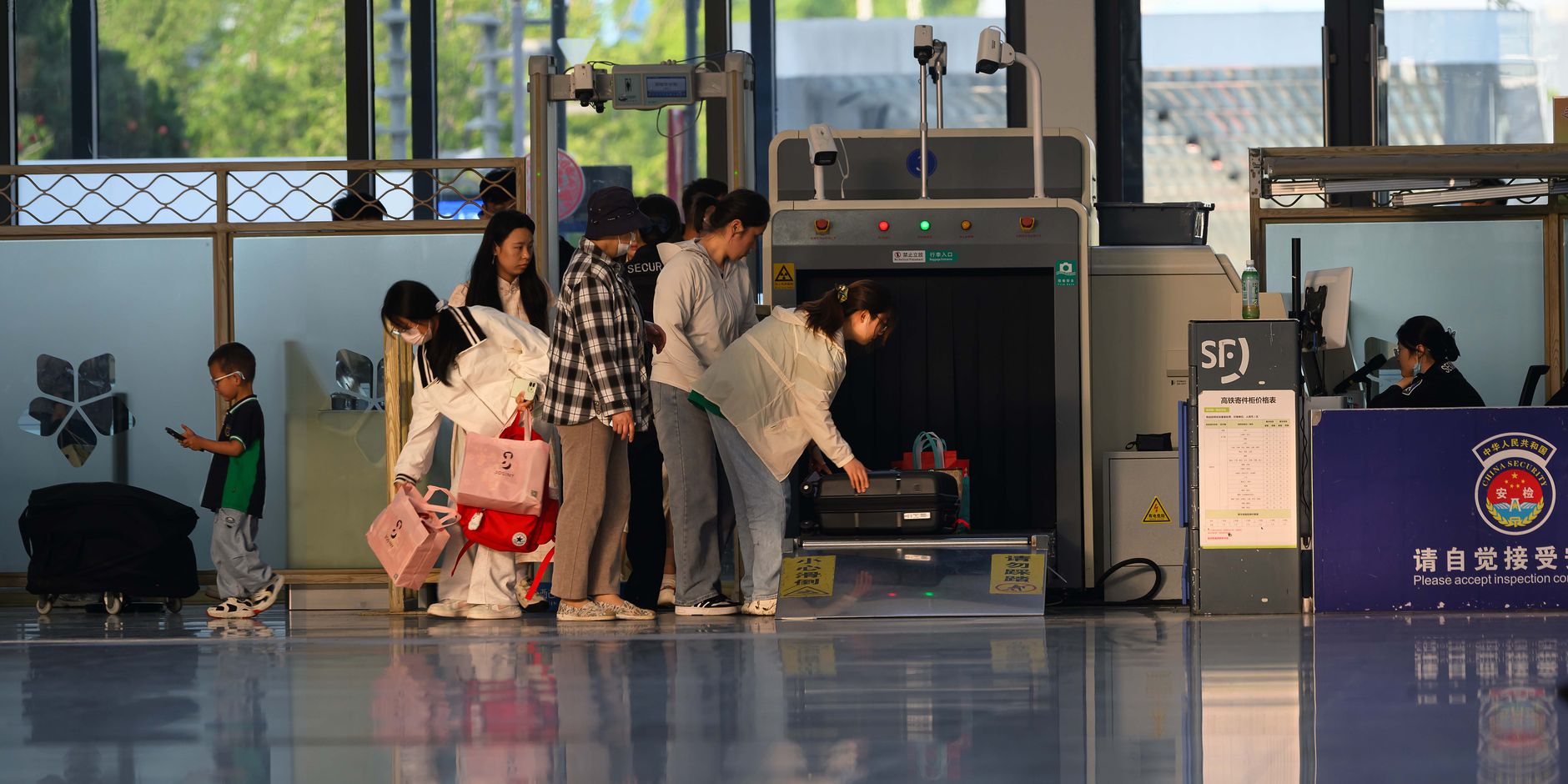 Airport security check related to customs regulations in air freight