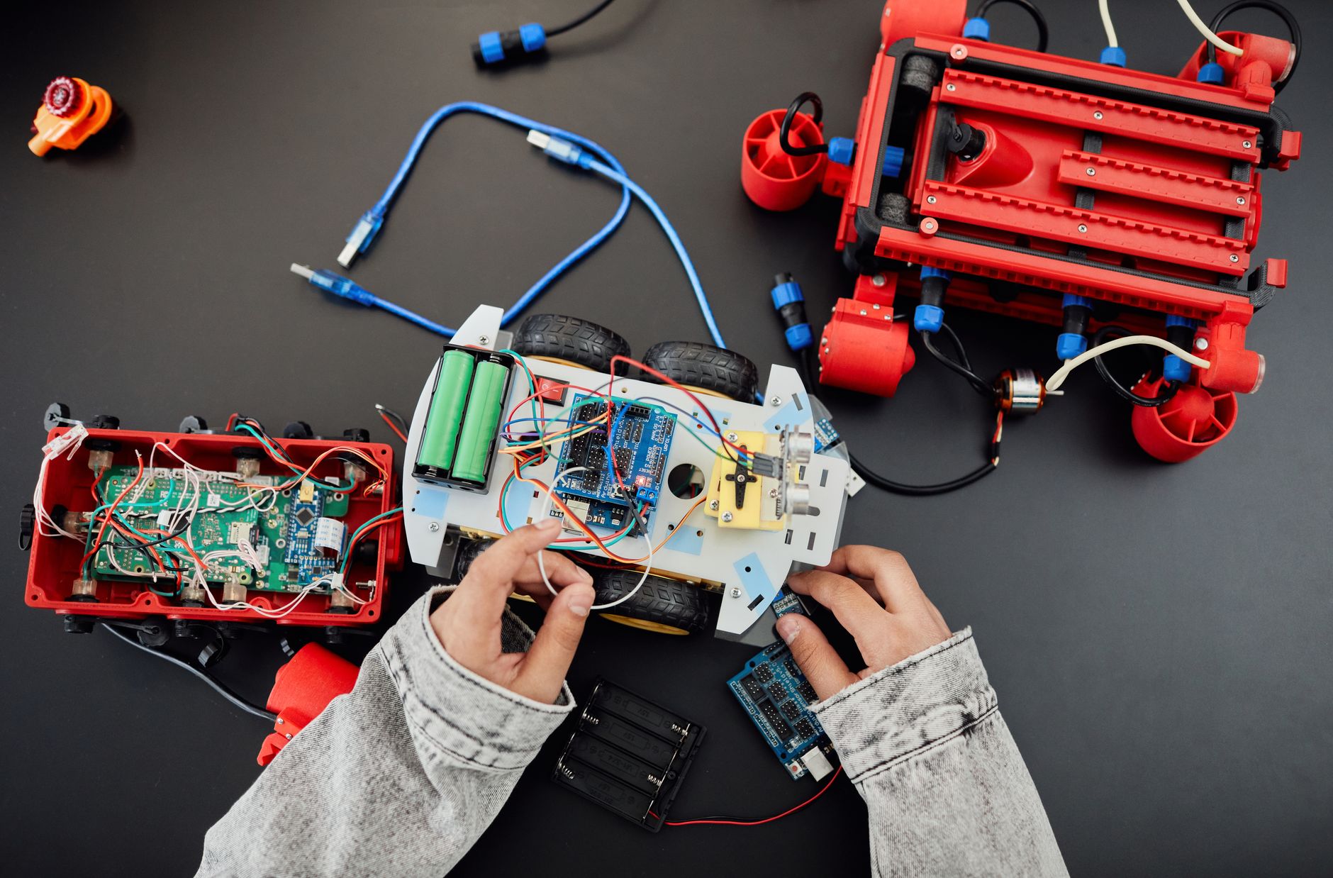 Innovative cargo technology with IoT sensors in air freight
